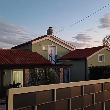 Hana Apartament *